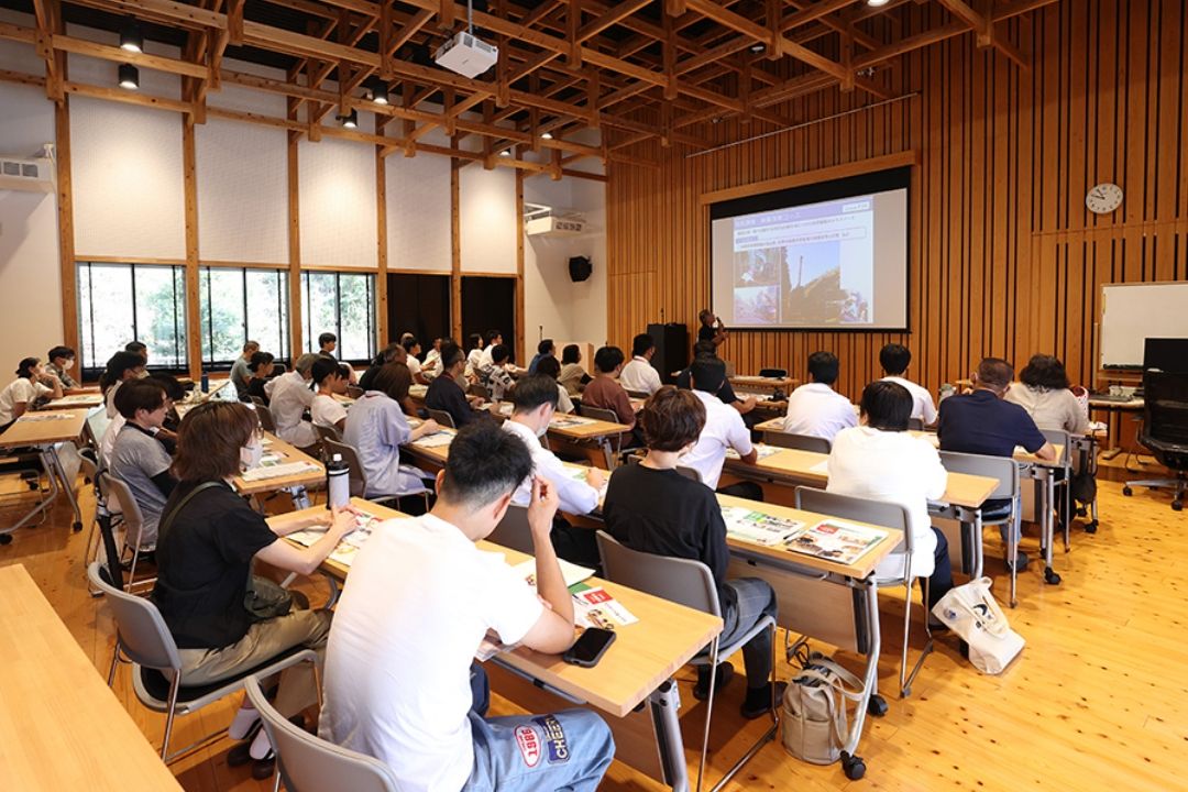 学校概要の説明